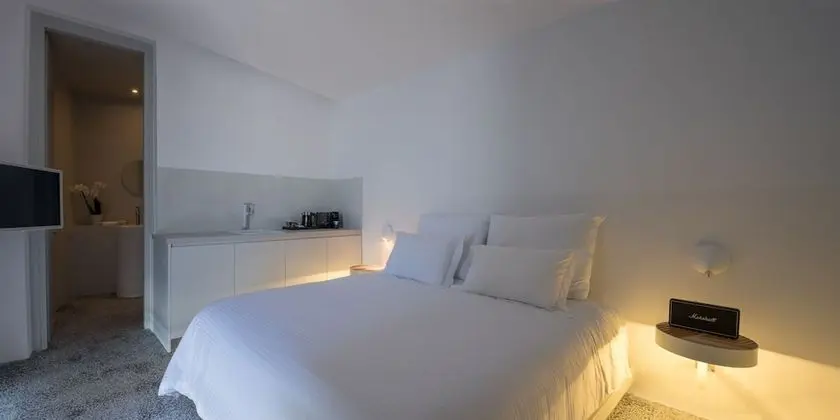 Premium Suite with private outdoor heated plunge pool and Caldera view