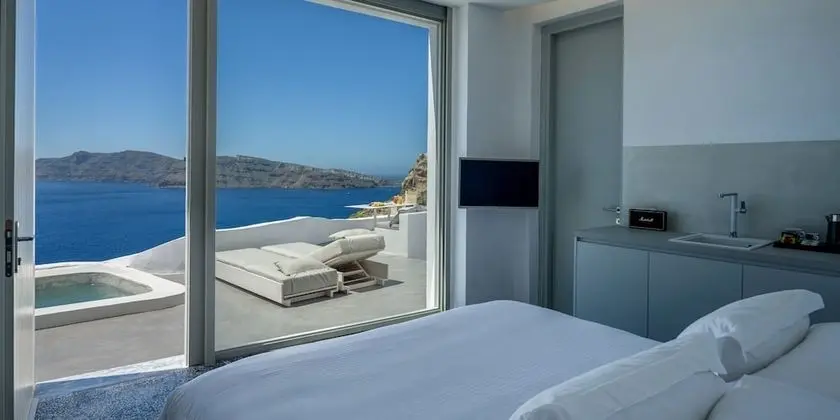 Premium Suite with private outdoor heated plunge pool and Caldera view