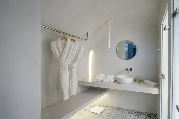 Premium Suite with private outdoor heated plunge pool and Caldera view
