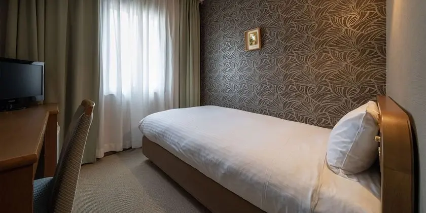 Tek Kişilik Oda, Sigara İçilmez