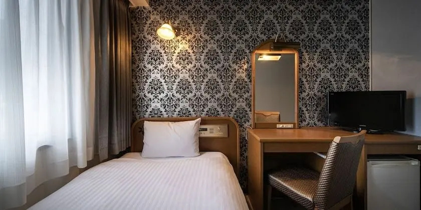 Tek Kişilik Oda, Sigara İçilmez