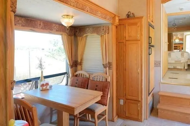 Karavan, 1 Büyük (Queen) Boy Yatak ve Çekyat