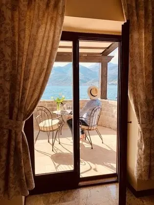 Deluxe Tek Büyük Yataklı Oda, Teras, Deniz Manzaralı