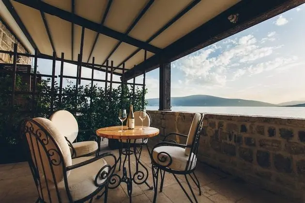 Deluxe Tek Büyük Yataklı Oda, Teras, Deniz Manzaralı