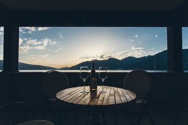 Deluxe Tek Büyük Yataklı Oda, Teras, Deniz Manzaralı