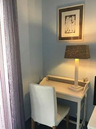 Classic Tek Büyük Yataklı Oda