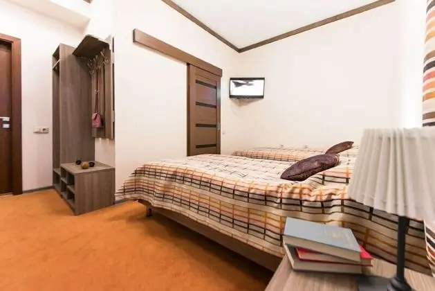 Tek Büyük veya İki Ayrı Yataklı Oda, Bahçe Manzaralı