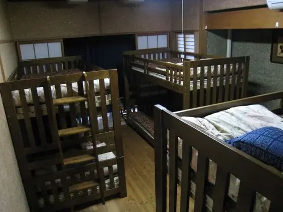 Ortak Ranzalı Oda, Sadece kadınlar için