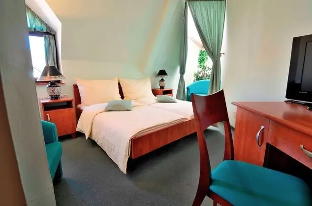 Comfort Tek Büyük veya İki Ayrı Yataklı Oda