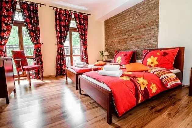 Comfort Tek Büyük veya İki Ayrı Yataklı Oda