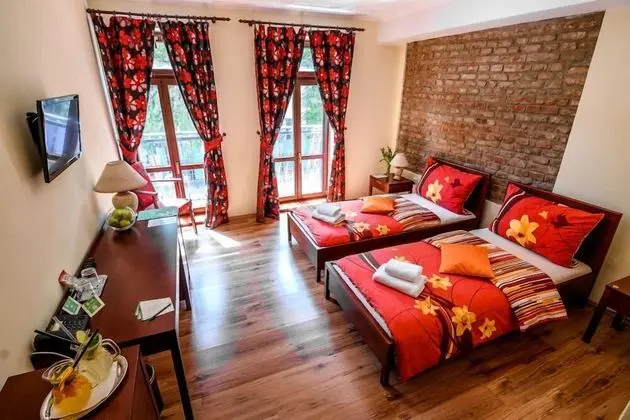 Comfort Tek Büyük veya İki Ayrı Yataklı Oda