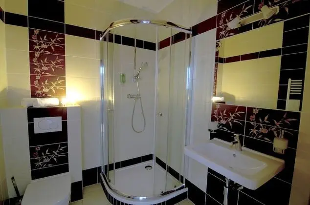 Comfort Tek Büyük veya İki Ayrı Yataklı Oda