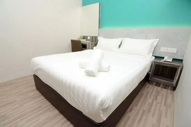 Standard Queen Room