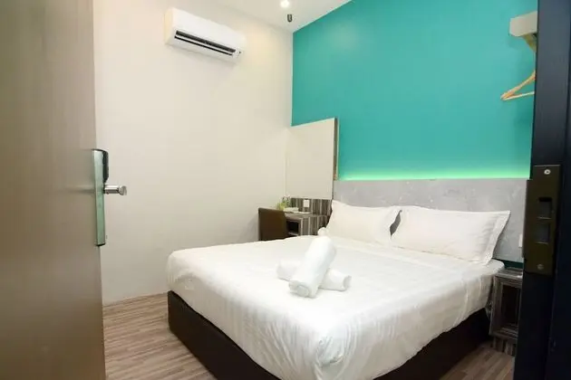 Standard Queen Room