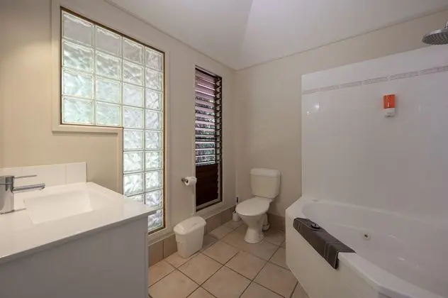 Villa, Havuz Manzaralı