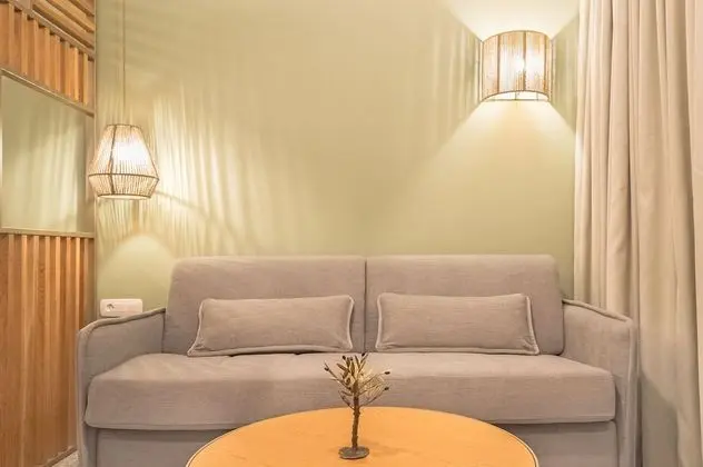 Two-store maisonette