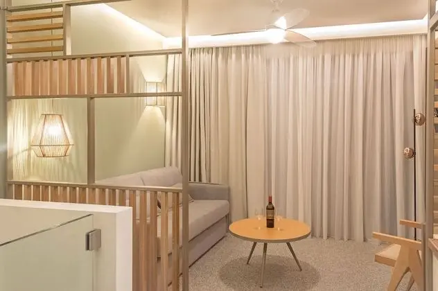 Two-store maisonette