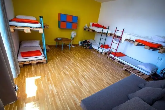 Basic Ortak Ranzalı Oda, Karma Ranzalı Oda, Ortak Banyo