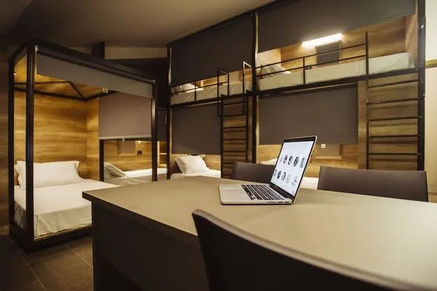 Ortak Ranzalı Oda, Karma Ranzalı Oda, Ortak Banyo (6 pax)