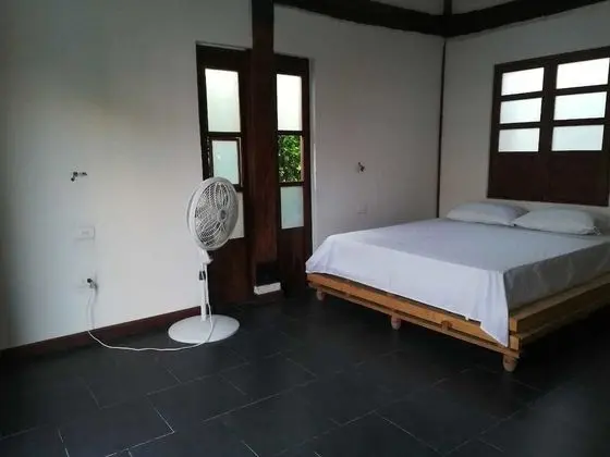 Design Tek Büyük Yataklı Oda, 1 Çift Kişilik Yatak, Sigara İçilmez, Havuz Manzaralı