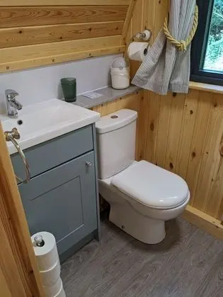 Luxury Kulübe, Banyolu/Duşlu, Deniz Manzaralı (Bass Rock Pod)