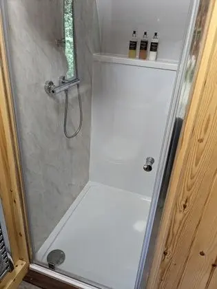 Luxury Kulübe, Banyolu/Duşlu, Deniz Manzaralı (Bass Rock Pod)