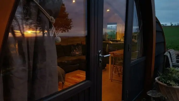 Luxury Kulübe, Banyolu/Duşlu, Deniz Manzaralı (Bass Rock Pod)