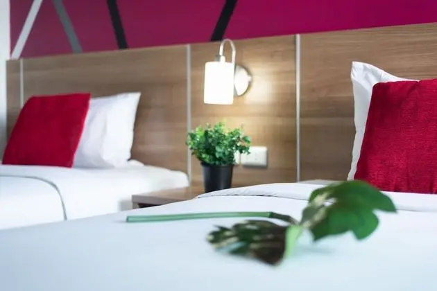 Standard, 2 Twin Beds, Non Smoking, City View