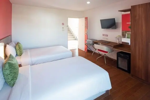 Deluxe, 2 Twin Beds, Non Smoking, City View