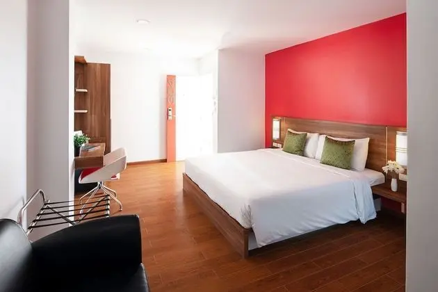 Premier Deluxe, 1 King Bed, Non Smoking, City View