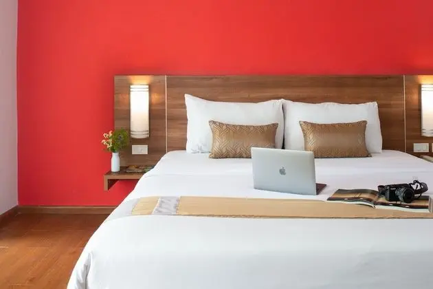 Premier Deluxe, 1 King Bed, Non Smoking, City View