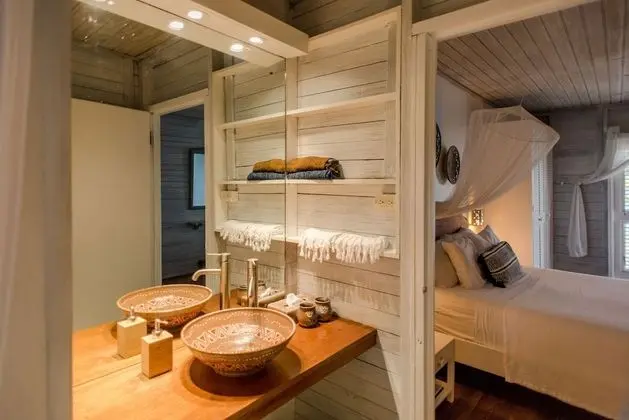 Studio, 1 Queen Bed (Main House)