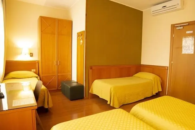 Standard Dört Kişilik Oda