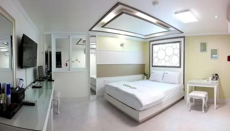 Tek Büyük Yataklı Oda (2+ people extra charge 20,000 on site)