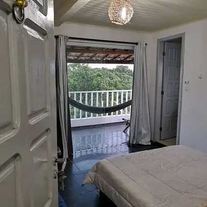 Üç Kişilik Oda, Vadi Manzaralı