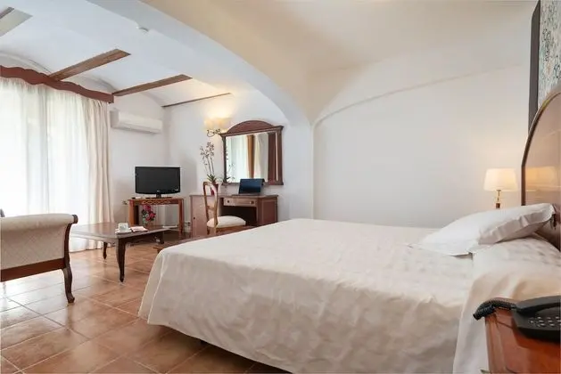 Doble Room with balcony or terrace (600 meters from Main Building)