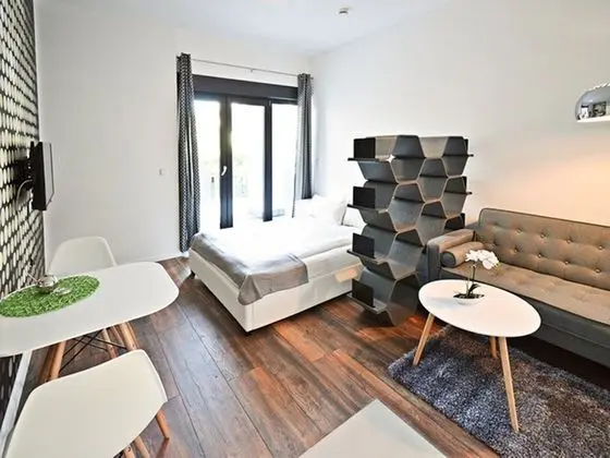 Superior Stüdyo, Balkon