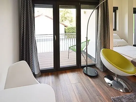 Superior Stüdyo, Balkon