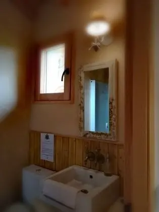 Tek Büyük Yataklı Oda (King size bed + 2 single bed)