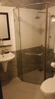 Standard Tek Büyük Yataklı Oda (No Window)
