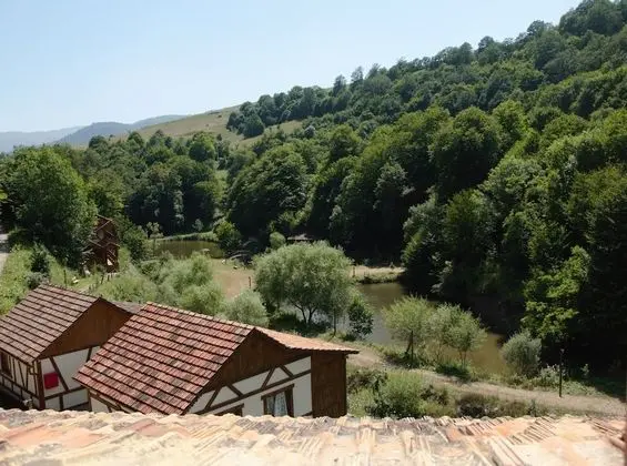 Comfort İki Ayrı Yataklı Oda, 2 Tek Kişilik Yatak, Balkon, Göl Manzaralı