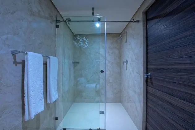 Deluxe Tek Büyük Yataklı Oda, 2 Çift Kişilik Yatak, Sigara İçilmez