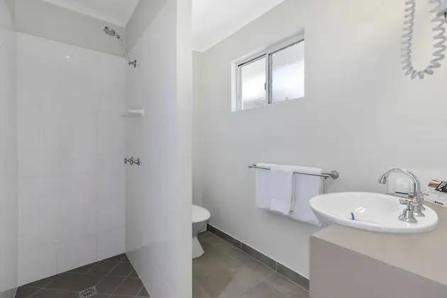 Standard Oda, 1 Büyük (Queen) Boy Yatak ve Çekyat, Sigara İçilmez, Bahçe Manzaralı