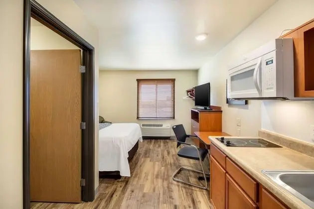 Oda, 1 Büyük (Queen) Boy Yatak, Sigara İçilmez (Efficiency)