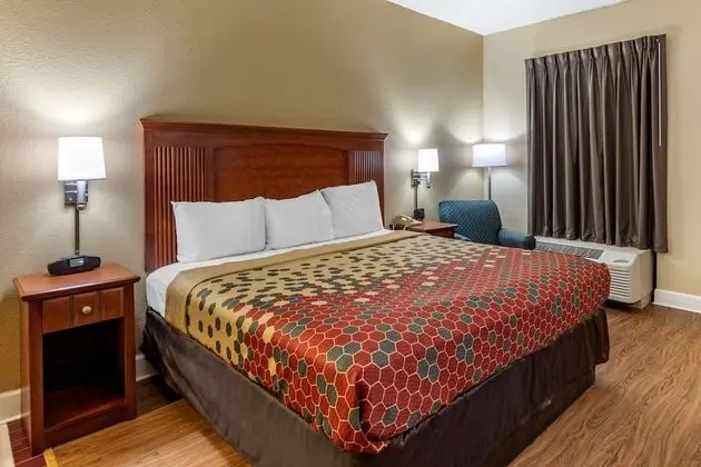 Oda, 1 En Büyük (King) Boy Yatak, Engellilere Uygun, Sigara İçilmez (Bathtub)