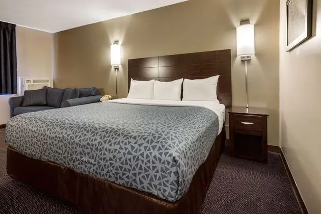 Standard Oda, 1 En Büyük (King) Boy Yatak ve Çekyat, Sigara İçilmez (Upper Floor, No Pets)