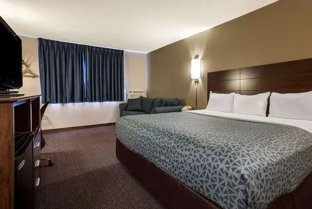 Standard Oda, 1 En Büyük (King) Boy Yatak ve Çekyat, Sigara İçilmez (Upper Floor, No Pets)