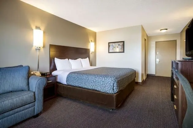 Standard Oda, 1 En Büyük (King) Boy Yatak ve Çekyat, Sigara İçilmez (Upper Floor, No Pets)