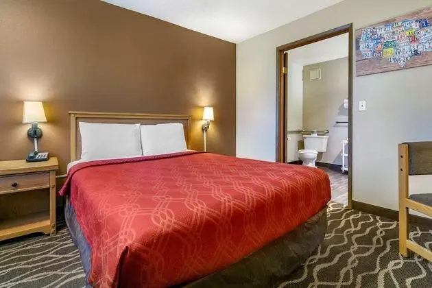 Superior Lake View 1 Queen Bed, Non Smoking