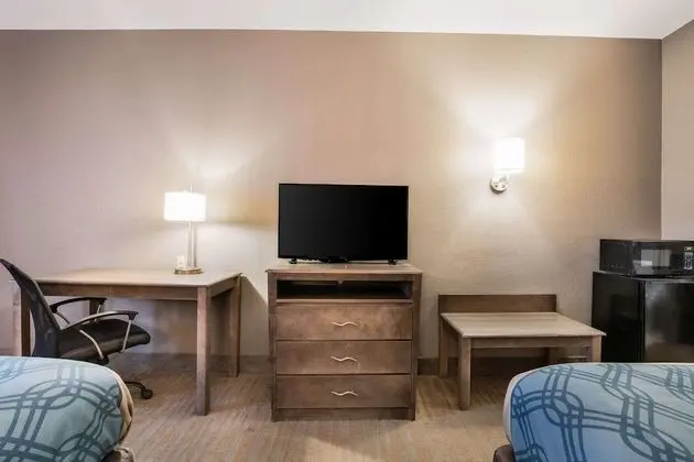 Oda, 2 Büyük (Queen) Boy Yatak, Engellilere Uygun, Sigara İçilmez